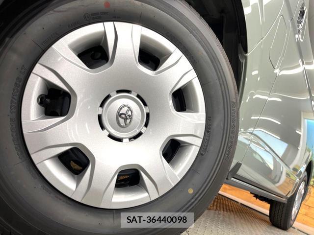 Toyota HIACE VAN 2026-02 8221611-12