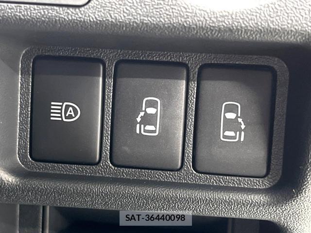 Toyota HIACE VAN 2026-02 8221611-3