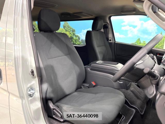 Toyota HIACE VAN 2026-02 8221611-7