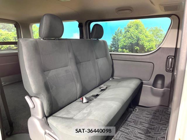 Toyota HIACE VAN 2026-02 8221611-8