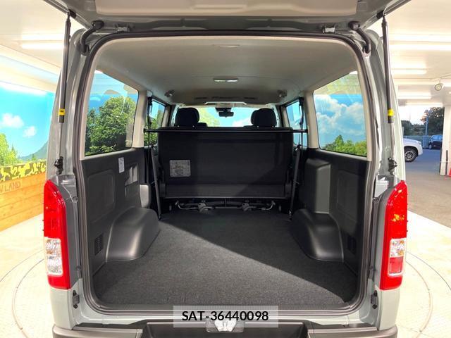 Toyota HIACE VAN 2026-02 8221611-9