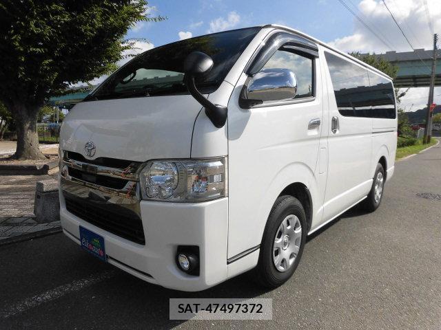 Toyota HIACE VAN 2020-09 8221620-0