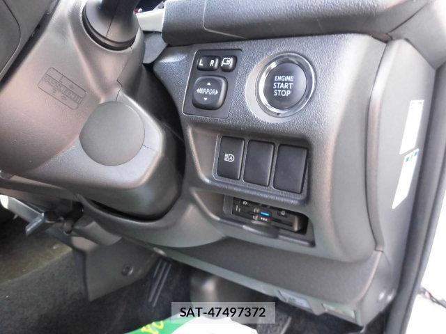 Toyota HIACE VAN 2020-09 8221620-14