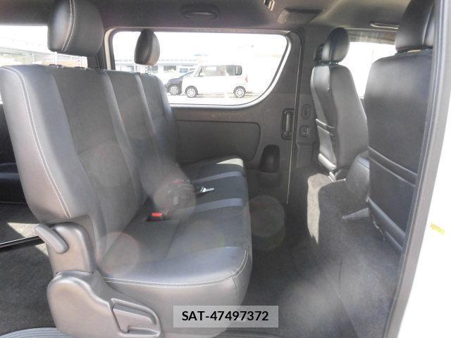 Toyota HIACE VAN 2020-09 8221620-16