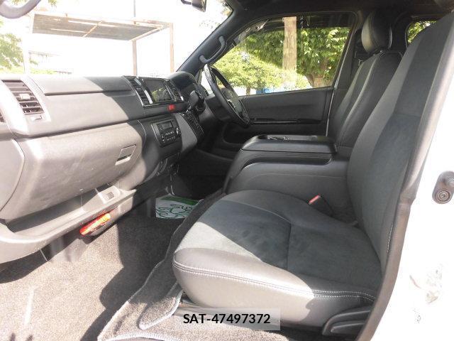 Toyota HIACE VAN 2020-09 8221620-17