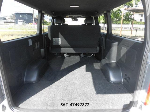 Toyota HIACE VAN 2020-09 8221620-19