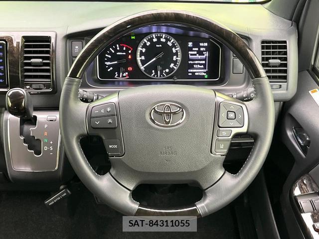 Toyota HIACE VAN 2021-01 8222120-10
