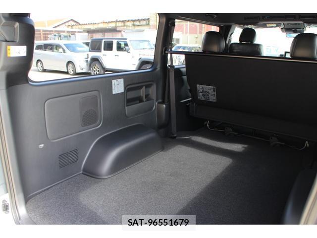Toyota HIACE VAN 2026-07 8222336-17