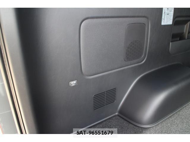 Toyota HIACE VAN 2026-07 8222336-19