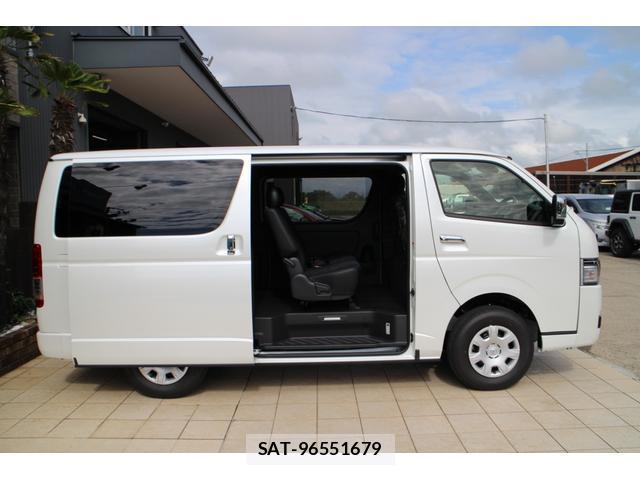 Toyota HIACE VAN 2026-07 8222336-6