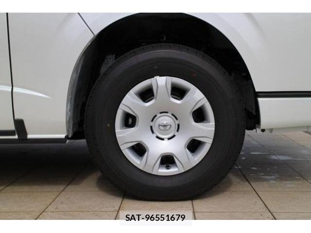 Toyota HIACE VAN 2026-07 8222336-8