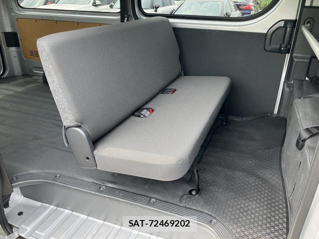 Toyota HIACE VAN 2024-06 8222581-5