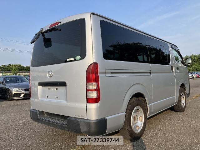 Toyota HIACE VAN 2017-04 8222582-1