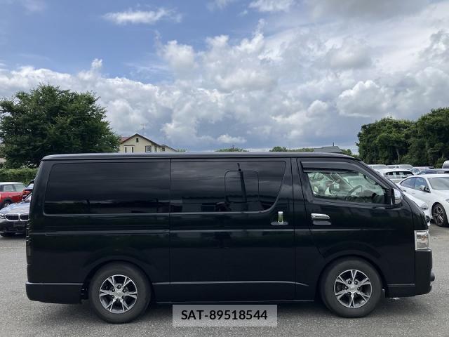 Toyota HIACE VAN 2017-09 8222585-2