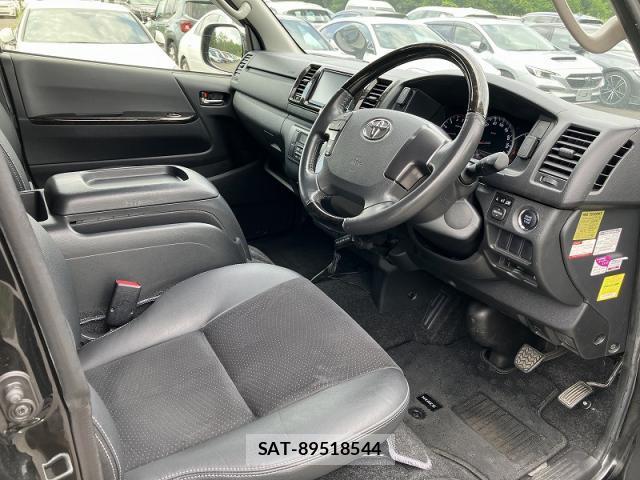 Toyota HIACE VAN 2017-09 8222585-4