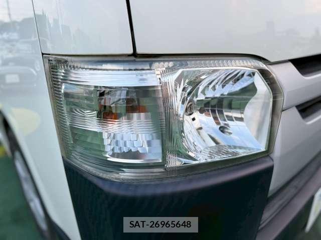 Toyota HIACE VAN 2015-05 8222681-17