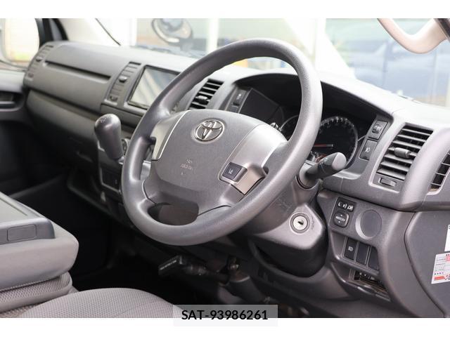 Toyota HIACE VAN 2019-08 8222940-16