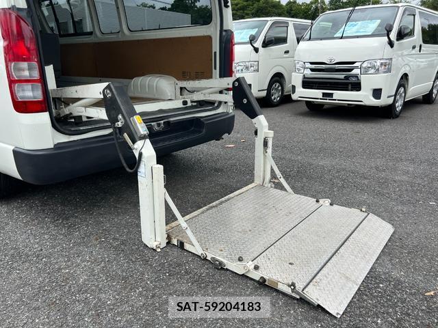 Toyota HIACE VAN 2008-09 8223370-17