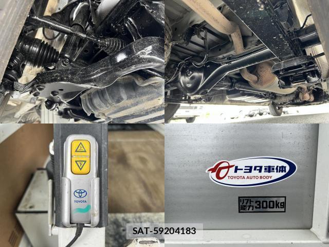 Toyota HIACE VAN 2008-09 8223370-3