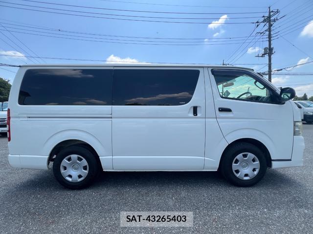 Toyota HIACE VAN 2013-02 8223372-12