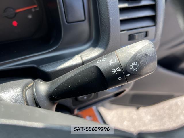Toyota HIACE VAN 2017-07 8223373-12