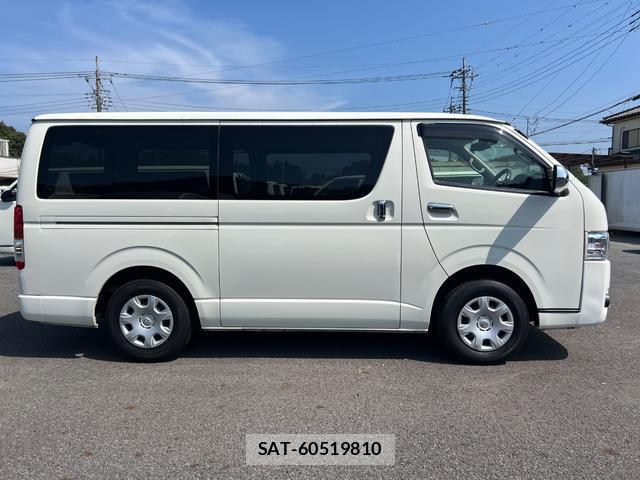 Toyota HIACE VAN 2019-09 8223375-12