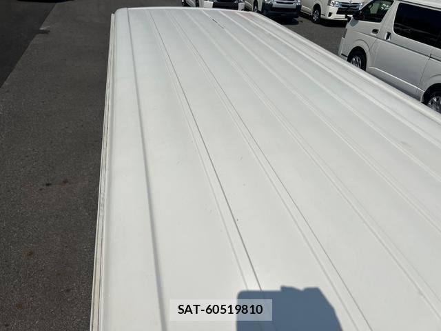 Toyota HIACE VAN 2019-09 8223375-13