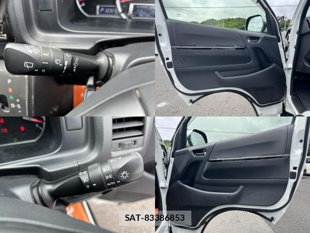Toyota HIACE VAN 2018-12 8223376-11