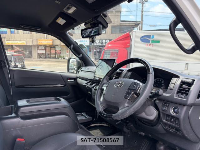 Toyota HIACE VAN 2024-06 8223752-13