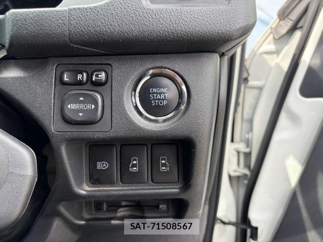 Toyota HIACE VAN 2024-06 8223752-14
