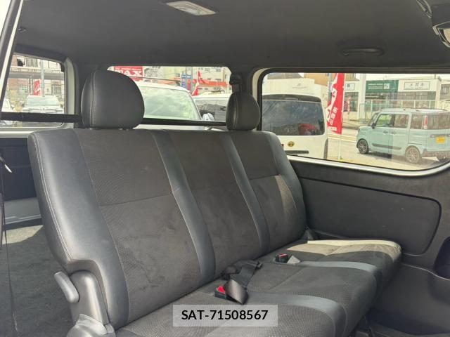 Toyota HIACE VAN 2024-06 8223752-3
