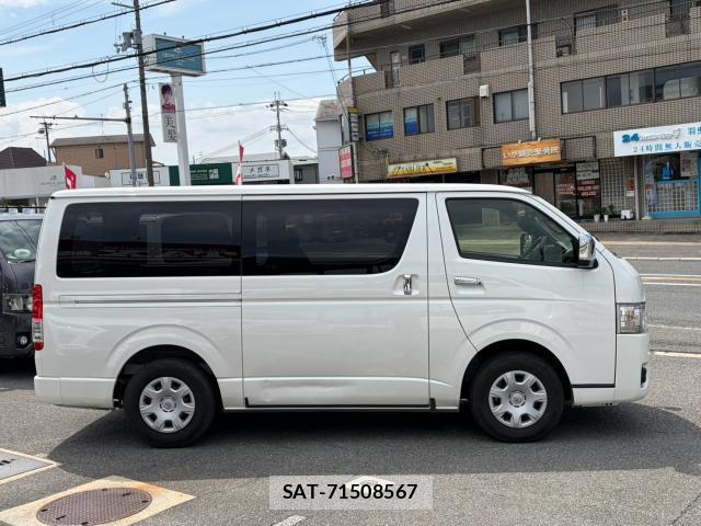 Toyota HIACE VAN 2024-06 8223752-4