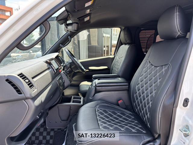 Toyota HIACE VAN 2025-05 8224359-10