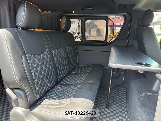 Toyota HIACE VAN 2025-05 8224359-11