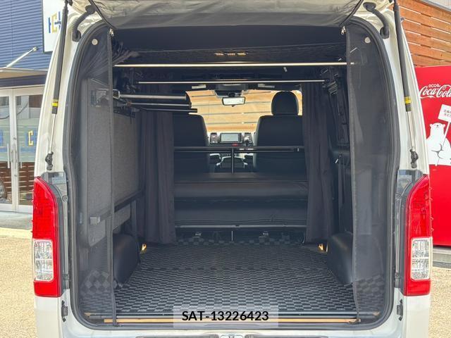 Toyota HIACE VAN 2025-05 8224359-14