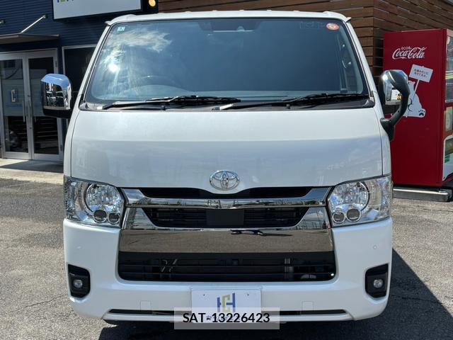 Toyota HIACE VAN 2025-05 8224359-2