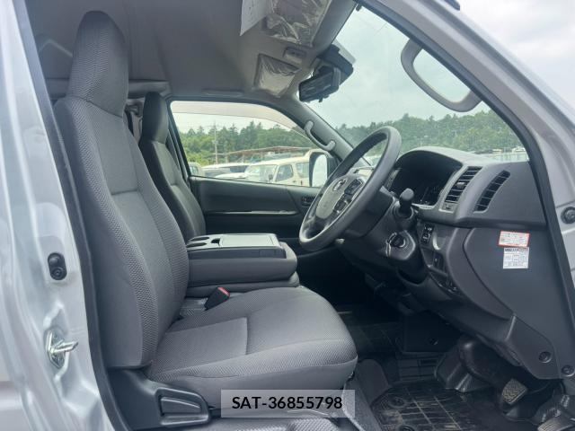 Toyota HIACE VAN 2023-02 8224440-10