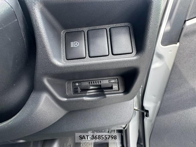 Toyota HIACE VAN 2023-02 8224440-11