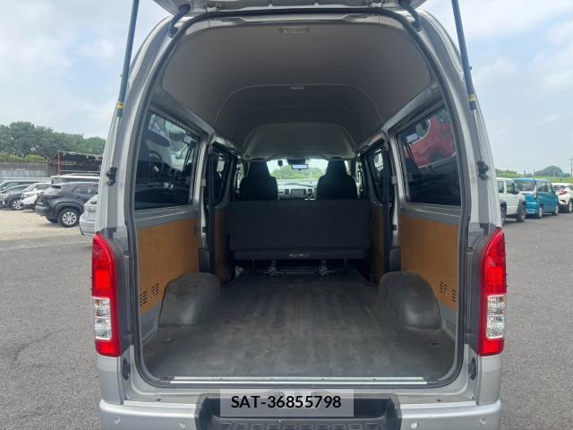 Toyota HIACE VAN 2023-02 8224440-8