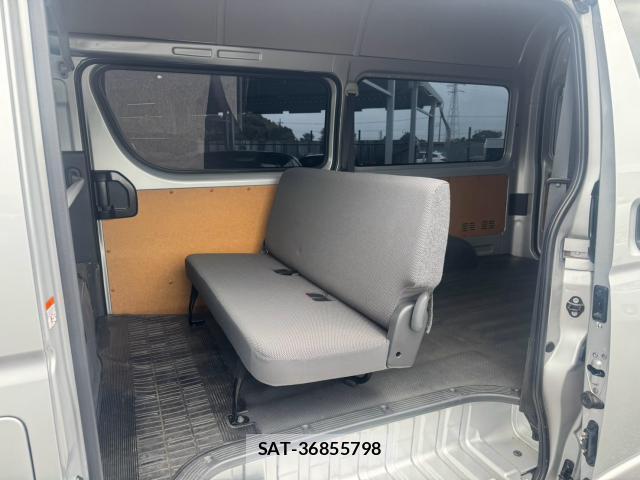 Toyota HIACE VAN 2023-02 8224440-9