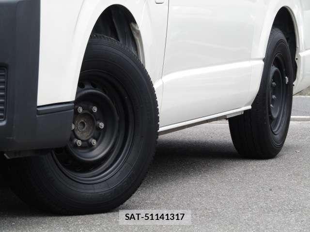 Toyota HIACE VAN 2019-11 8224718-13