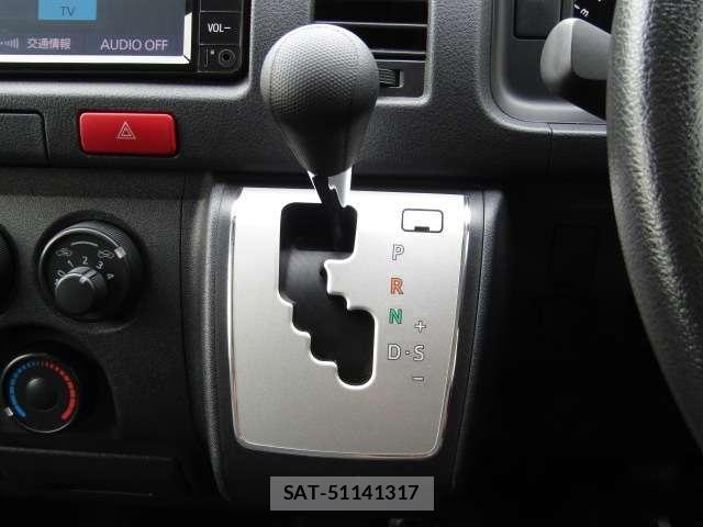 Toyota HIACE VAN 2019-11 8224718-2