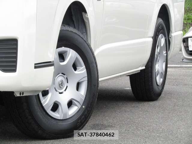 Toyota HIACE VAN 2025-06 8224719-11