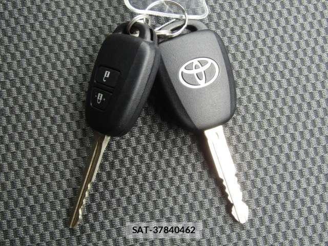 Toyota HIACE VAN 2025-06 8224719-7