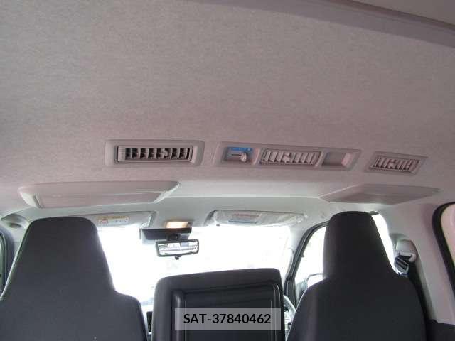Toyota HIACE VAN 2025-06 8224719-8