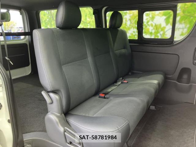 Toyota HIACE VAN 2024-04 8225496-4