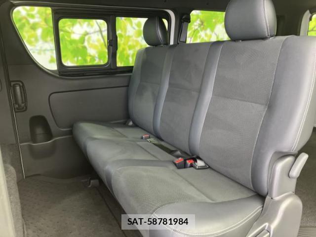 Toyota HIACE VAN 2024-04 8225496-6
