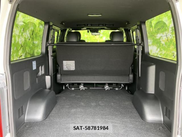 Toyota HIACE VAN 2024-04 8225496-7