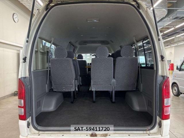 Toyota HIACE WAGON 2010-09 8216500-2
