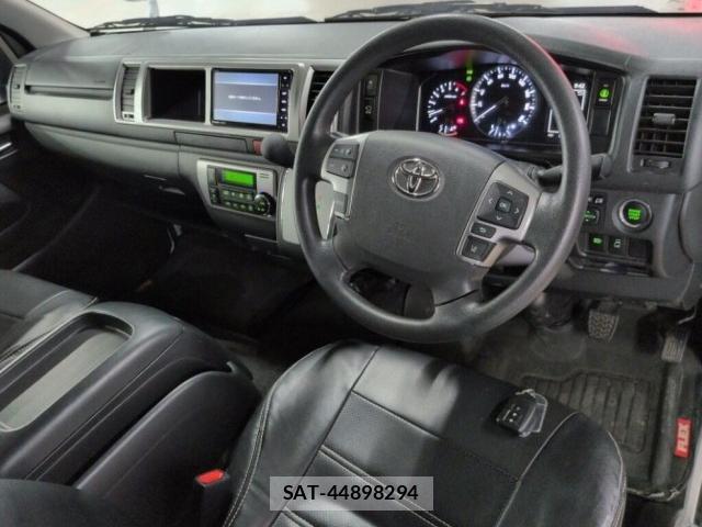 Toyota HIACE WAGON 2021-05 8216501-2